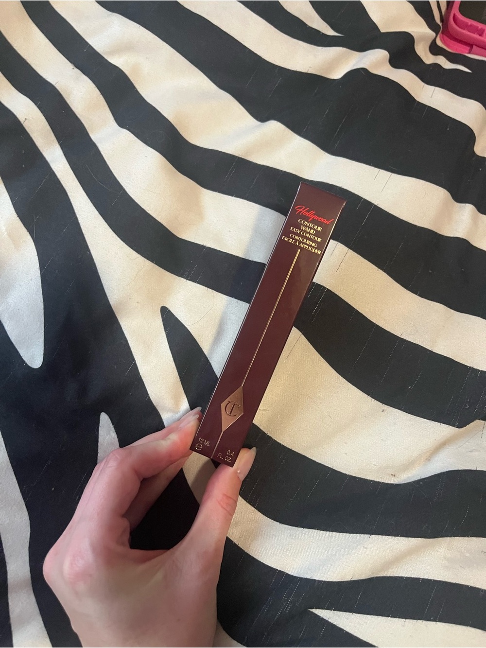 Brand new, never used charlotte tilbury countour wand in fair/ medium